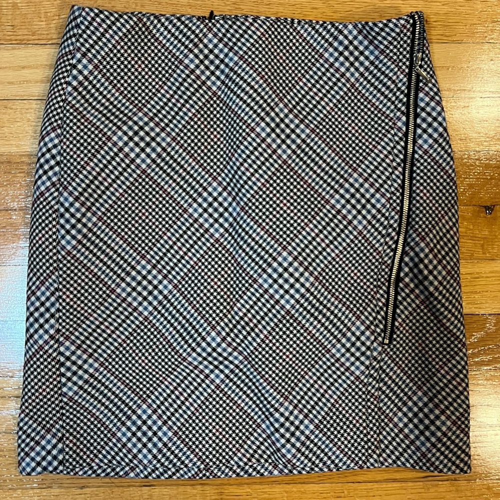 White House Black Market Skirt , Size 0